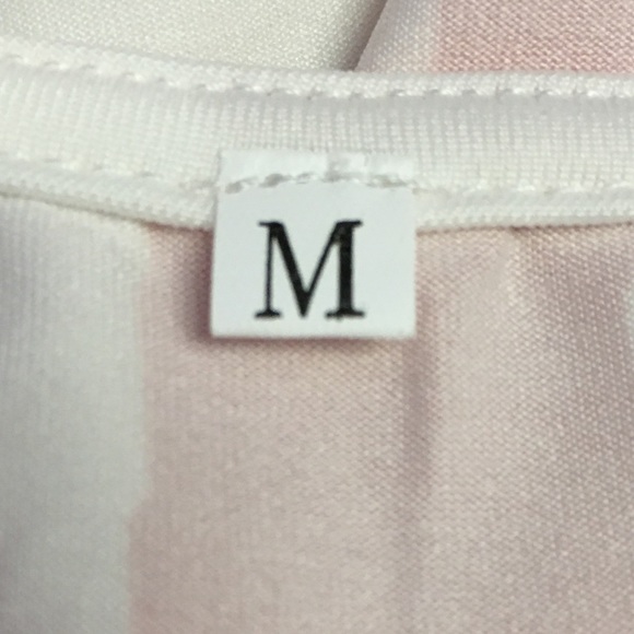 3/$25 Patriotic American Flag Style Gathered Front Top Size Medium - Picture 6 of 6